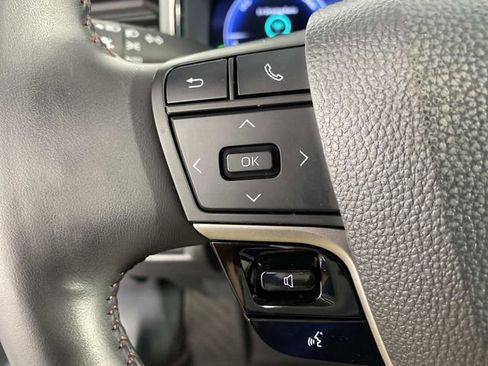 Used 2025 Toyota Camry XSE AWD/4WD image 18