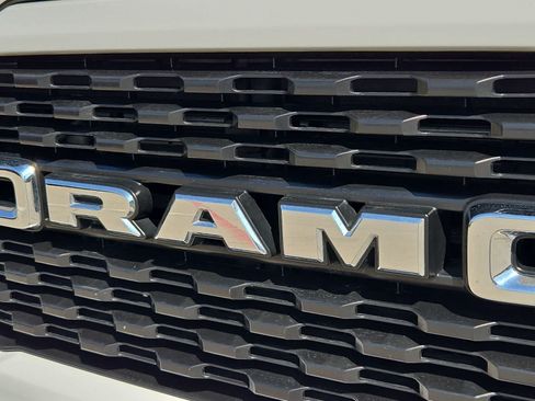 Used 2024 RAM 2500 Big Horn w/ Sport Appearance Package AWD/4WD image 11