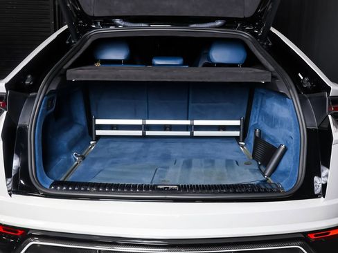 Used 2019 Lamborghini Urus image 28