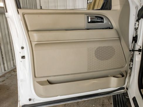 Used 2014 Ford Expedition EL Limited w/ Equipment Group 301A AWD/4WD image 44