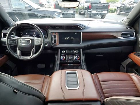 Used 2023 GMC Yukon Denali Ultimate image 11