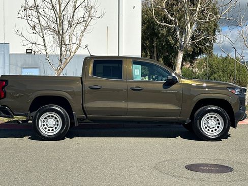 Used 2024 Chevrolet Colorado W/T image 3