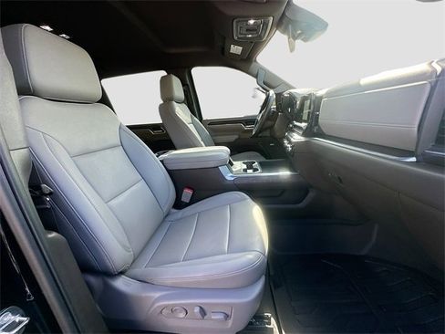 Used 2024 GMC Sierra 2500 SLT w/ SLT Premium Package image 27