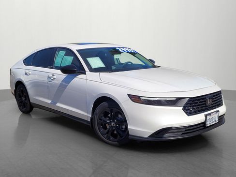 Certified 2025 Honda Accord SE image 1