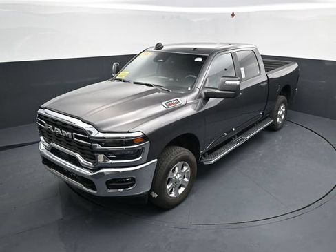 Used 2025 RAM 2500 Big Horn AWD/4WD image 36