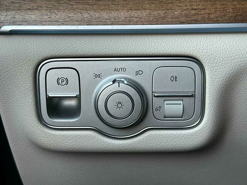 Used 2025 Mercedes-Benz GLE 350 GLE 350 4D Sport Utility 4MATI image 36