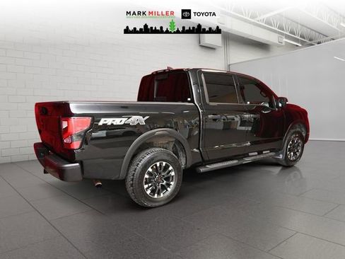 Used 2022 Nissan Titan PRO-4X w/ Pro-4x Convenience Package image 7