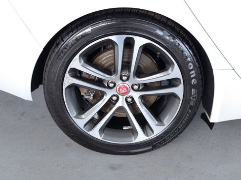 Used 2017 Jaguar XE Premium AWD/4WD image 5