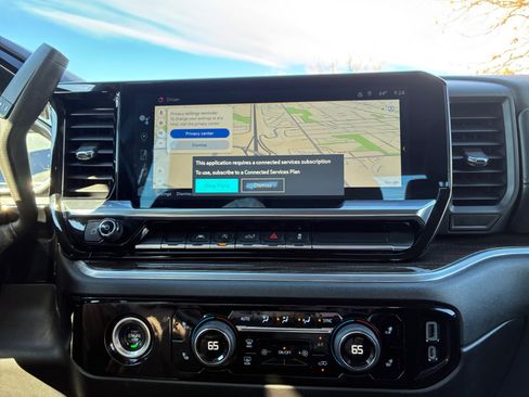 Used 2022 Chevrolet Silverado 1500 LT image 12