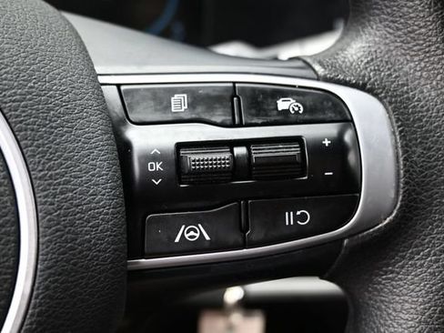 Used 2025 Kia Sportage LX FWD image 28