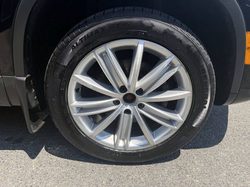 Used 2016 Volkswagen Tiguan SE AWD/4WD image 14