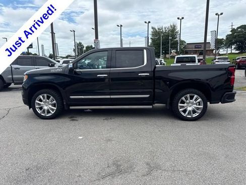 Used 2024 Chevrolet Silverado 1500 High Country w/ High Country Premium Package AWD/4WD image 6