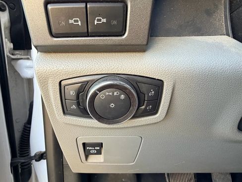 Used 2018 Ford F150 XLT w/ Trailer Tow Package image 14