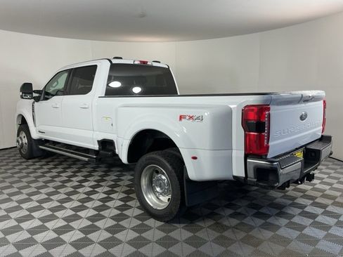 Certified 2025 Ford F450 Lariat w/ FX4 Off-Road Package image 6
