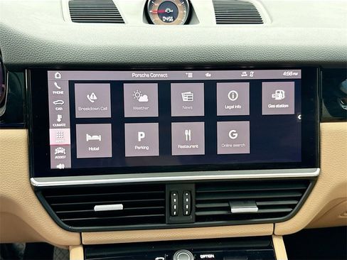 Used 2021 Porsche Cayenne Coupe image 16