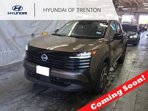 Used 2026 Nissan Kicks SV FWD image 1