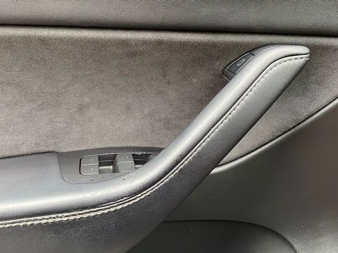 Used 2022 Tesla Model Y Performance AWD/4WD image 16