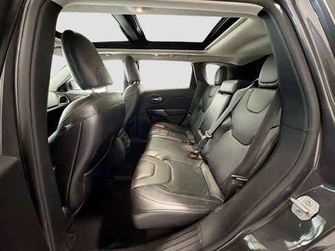 Used 2019 Jeep Cherokee Limited AWD/4WD image 21
