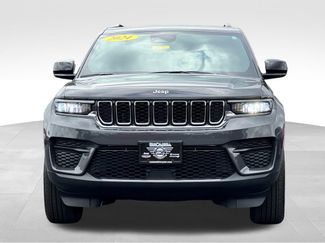 Used 2024 Jeep Grand Cherokee Laredo X w/ Luxury Tech Group I AWD/4WD video 2