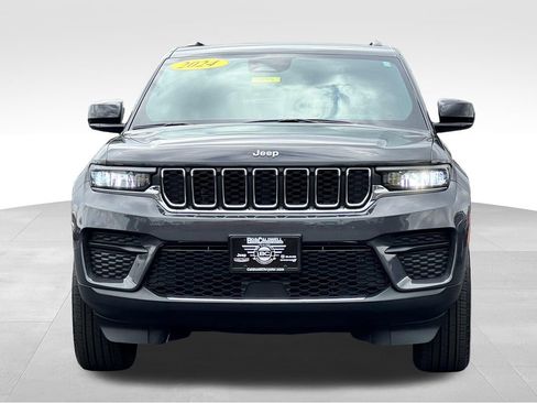 Used 2024 Jeep Grand Cherokee Laredo X w/ Luxury Tech Group I AWD/4WD image 2