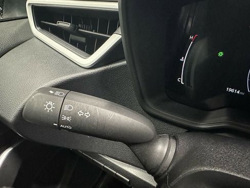 Used 2025 Toyota Corolla SE w/ SE Premium Package image 21