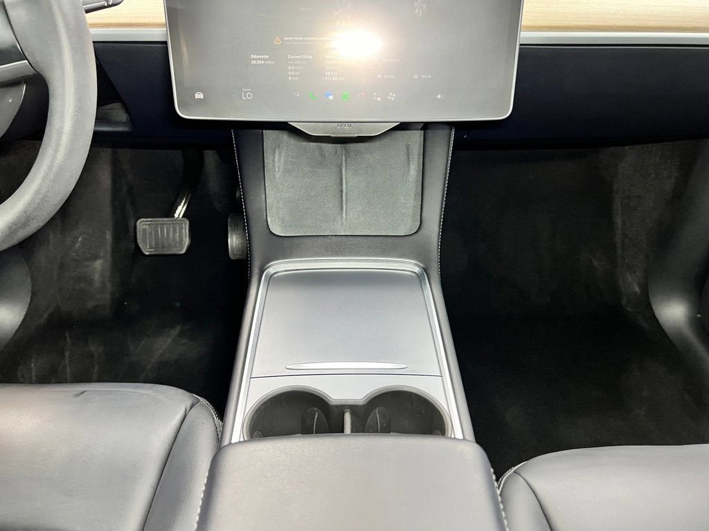 Used 2024 Tesla Model Y Long Range AWD/4WD image 13
