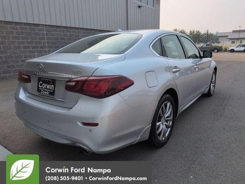 Used 2016 INFINITI Q70 3.7 w/ Deluxe Touring Package AWD/4WD image 3