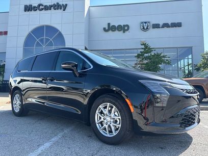 New 2027 Chrysler Pacifica Select