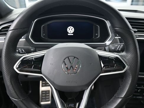 Used 2022 Volkswagen Tiguan SEL R-Line image 15