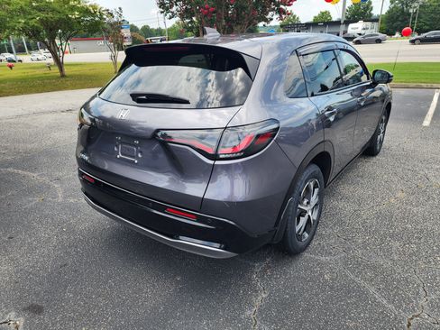 Certified 2024 Honda HR-V EX-L image 4