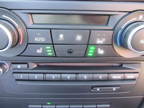 Used 2013 BMW 335i Convertible image 28