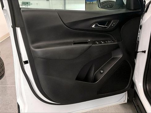 Used 2023 Chevrolet Equinox LT w/ Driver Convenience Package AWD/4WD image 9