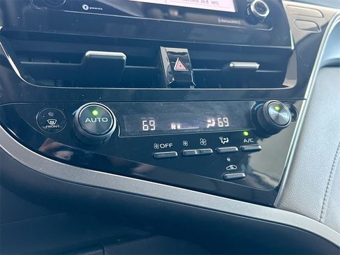 Used 2024 Toyota Camry SE image 27