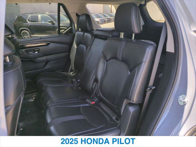 Certified 2025 Honda Pilot Touring image 23