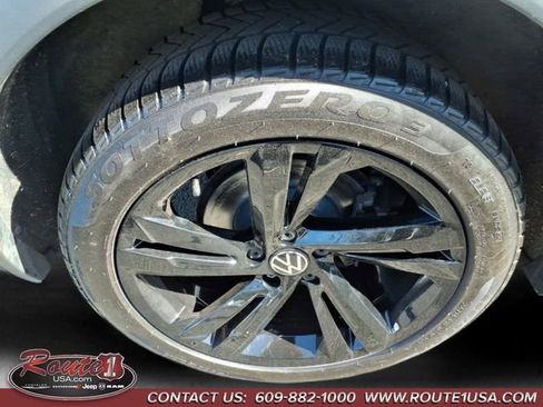 Used 2023 Volkswagen Tiguan SE R-Line FWD image 17
