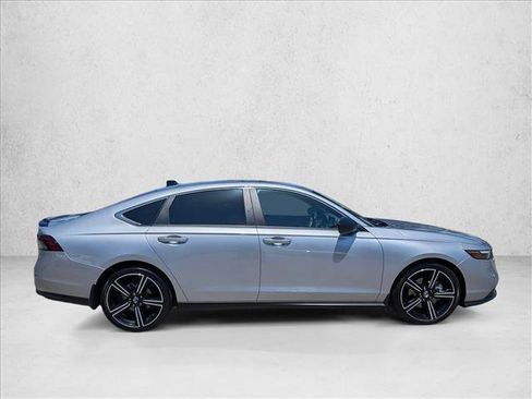 Used 2025 Honda Accord Sport image 4