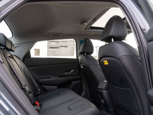 New 2025 Hyundai Elantra Limited image 13