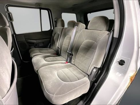 Used 2005 Ford Explorer XLT AWD/4WD image 15
