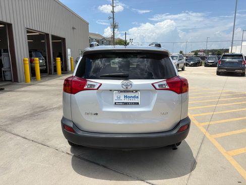 Used 2013 Toyota RAV4 XLE FWD image 7