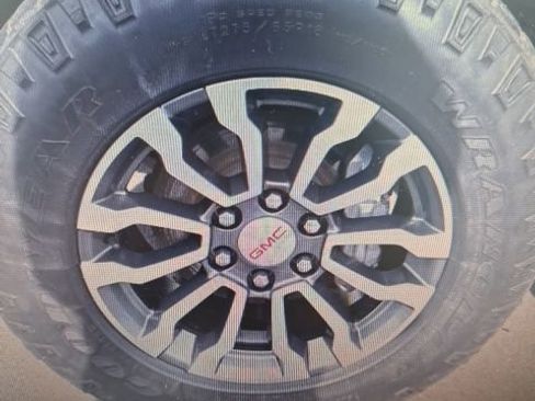 Used 2021 GMC Sierra 1500 AT4 w/ AT4 Value Package AWD/4WD image 11