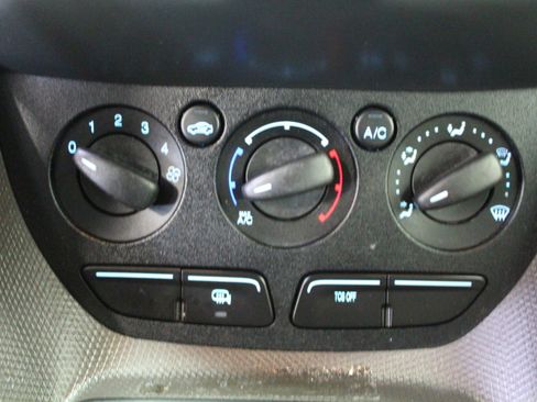 Used 2016 Ford Transit Connect XL image 13