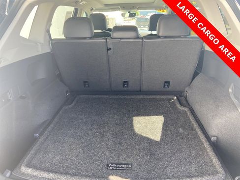 Used 2020 Volkswagen Tiguan SE image 12