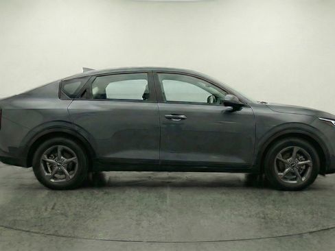 Used 2025 Kia K4 LXS image 11