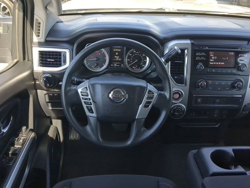 Used 2017 Nissan Titan SV image 16