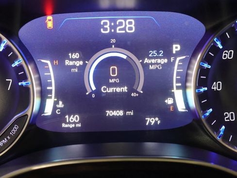 Used 2024 Chrysler Pacifica Limited FWD image 44