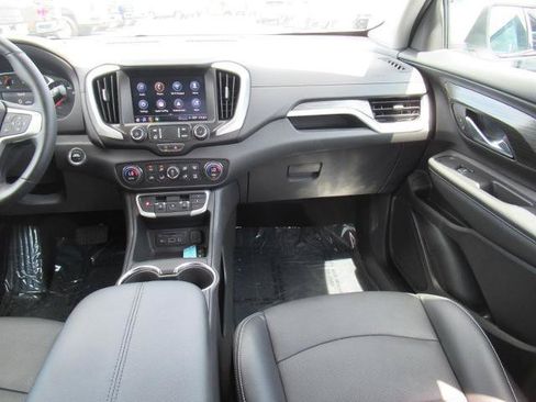 Certified 2024 GMC Terrain SLT FWD image 16
