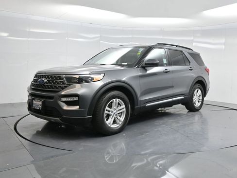 Used 2022 Ford Explorer XLT w/ Equipment Group 202A image 63