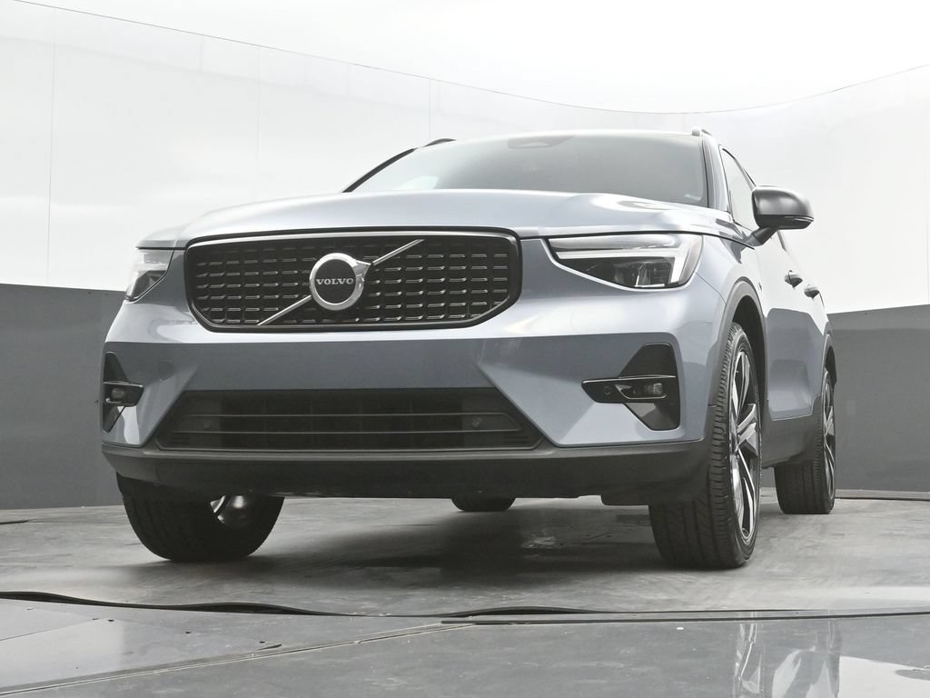 Certified 2023 Volvo XC40 B5 Plus w/ Climate Package AWD/4WD image 38