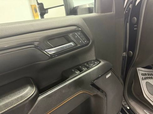 Used 2024 GMC Sierra 2500 AT4 w/ AT4 Premium Plus Package image 10