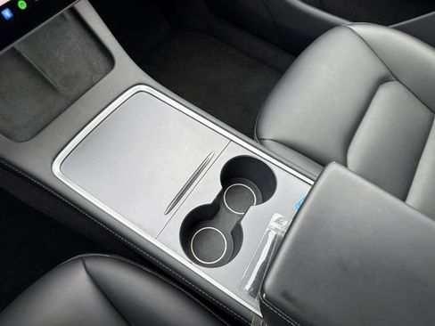 Used 2023 Tesla Model Y AWD image 18